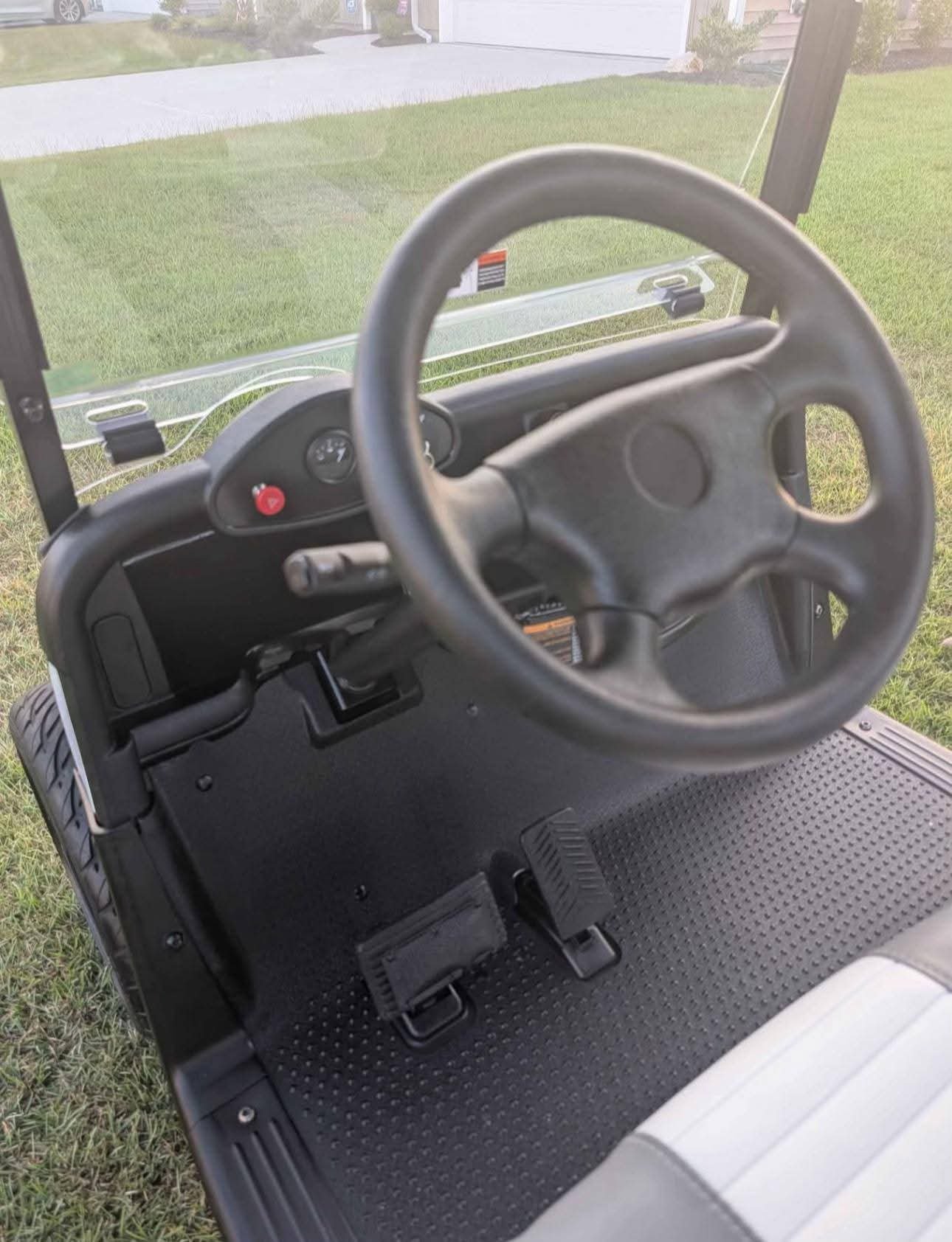 2021 Ezgo RXV Elite Lithium 4 SEATER ELECTRIC - Image 9